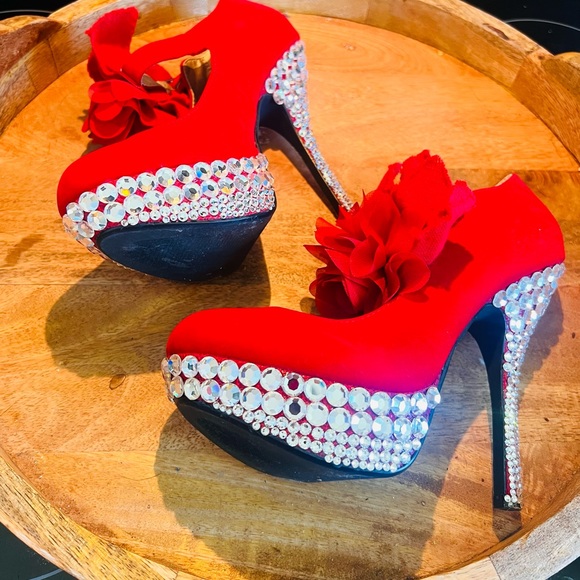 Embellished Platform Heels - Picture 3 of 4